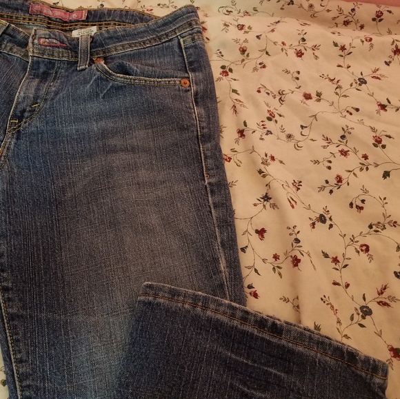COPY - Vintage Levis 518's - Picture 7 of 8